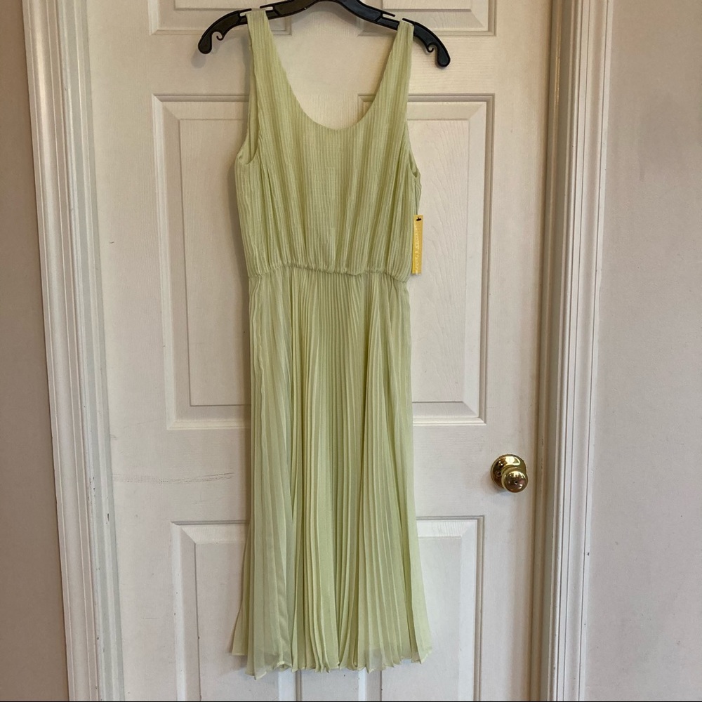 Alice + Olivia Pale Lime Pleated Midi Dress